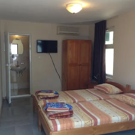Gloria Houses-free Parking Penzion *