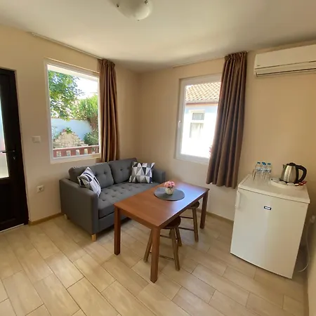 Gloria Houses-free Parking 3* Varna