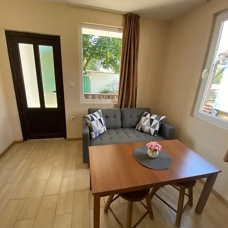 Pensionat Gloria Houses-free Parking Varna